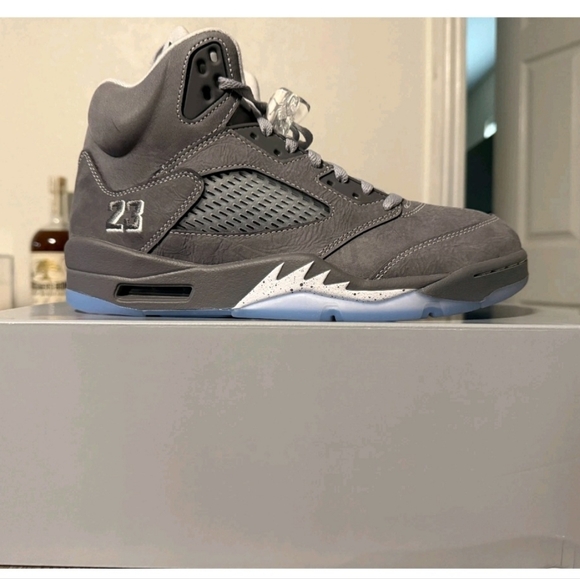 Jordan 5 Wolf Grey Size 9 AuthenticFrom SNKRs